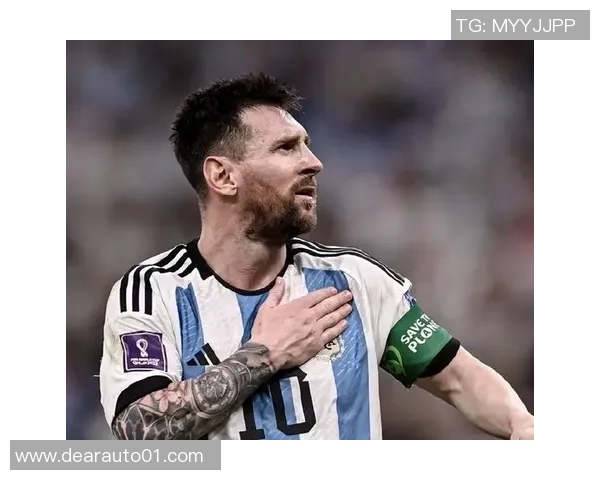 足球传奇人物暮年转型解说员 讲述绿茵场上的往事与智慧 足球传奇人物暮年转型解说员 讲述绿茵场上的往事与智慧